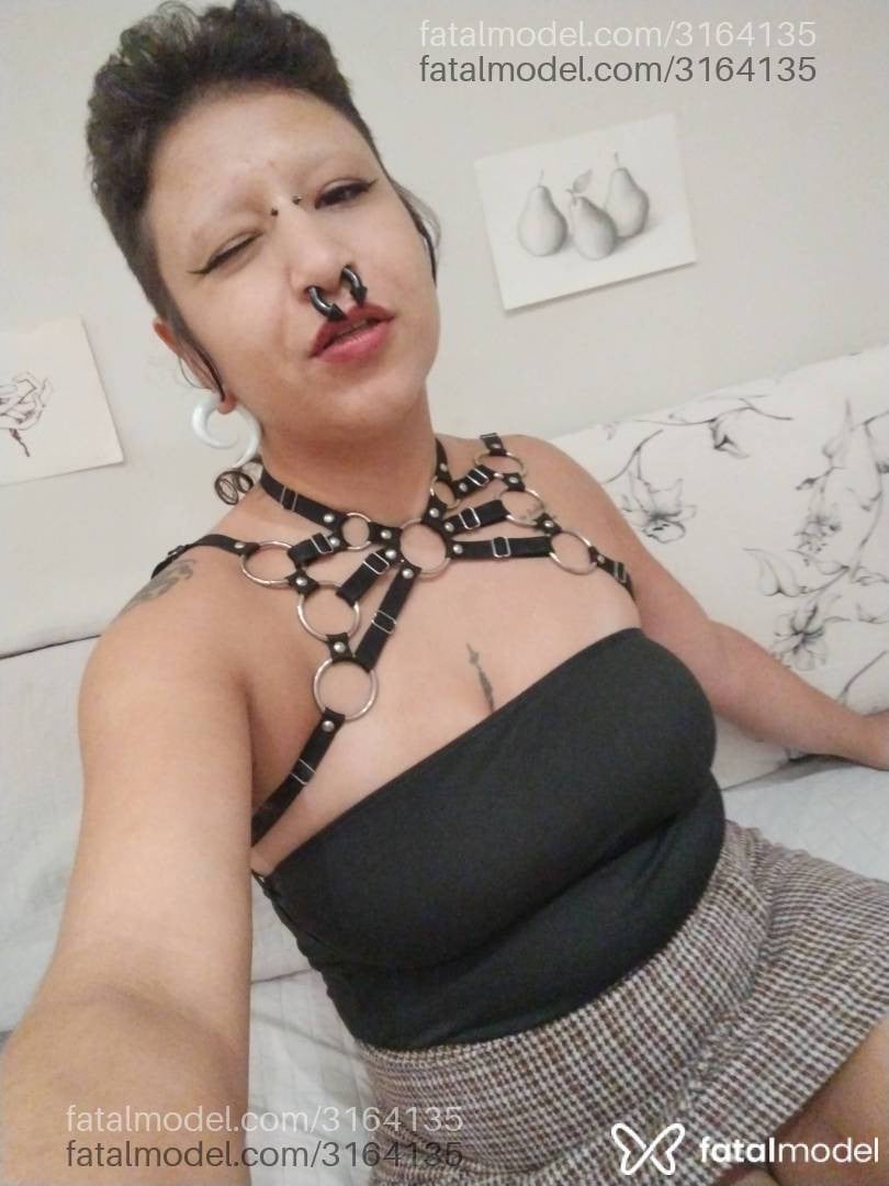 Acompanhante mulher com cabelo castanho de olhos castanhos em São Paulo - Lua Moonshine