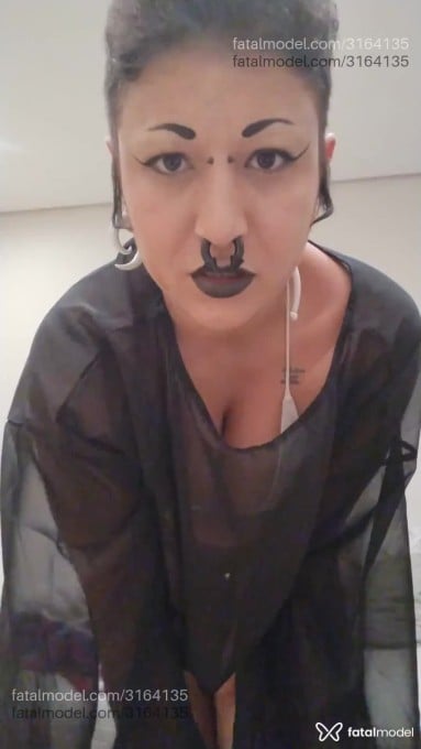 Acompanhante mulher com cabelo castanho de olhos castanhos em São Paulo - Lua Moonshine
