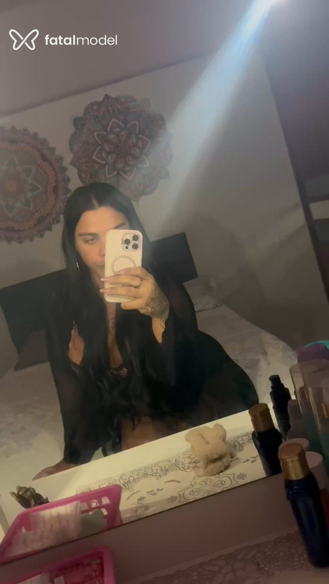 Acompanhante mulher trans morena (o) de olhos verdes - Francine Paixão