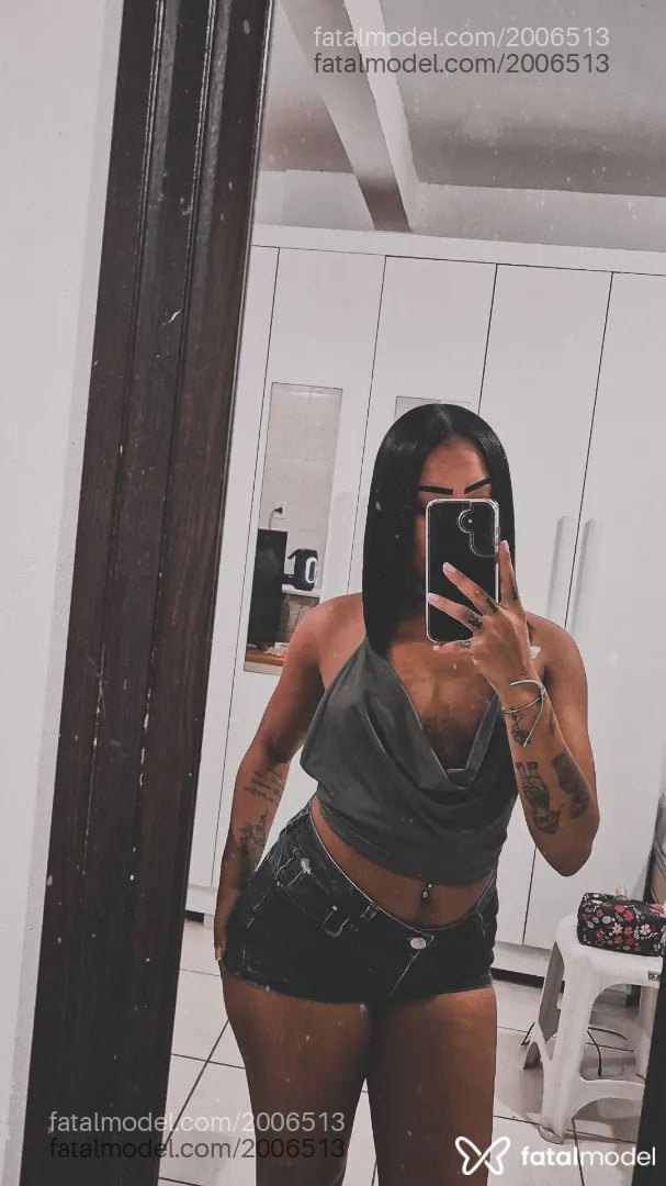 Acompanhante mulher com cabelo castanho de olhos castanhos - Mel Mel Acompanhante mulher com cabelo castanho de olhos castanhos - Mel Mel