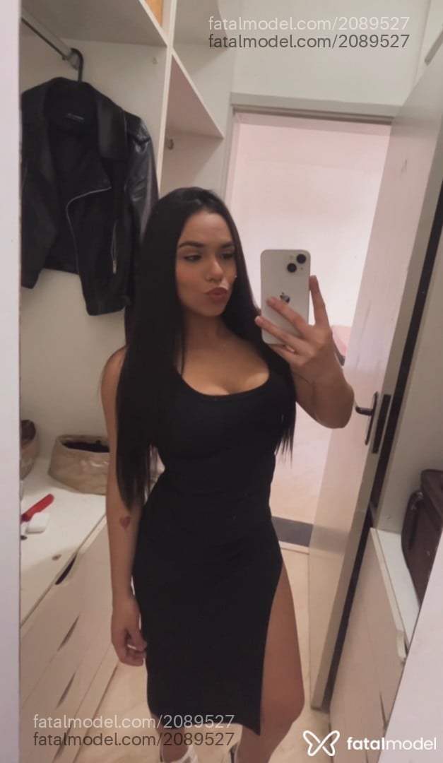Acompanhante mulher com cabelo castanho de olhos castanhos - Júlia Rosa