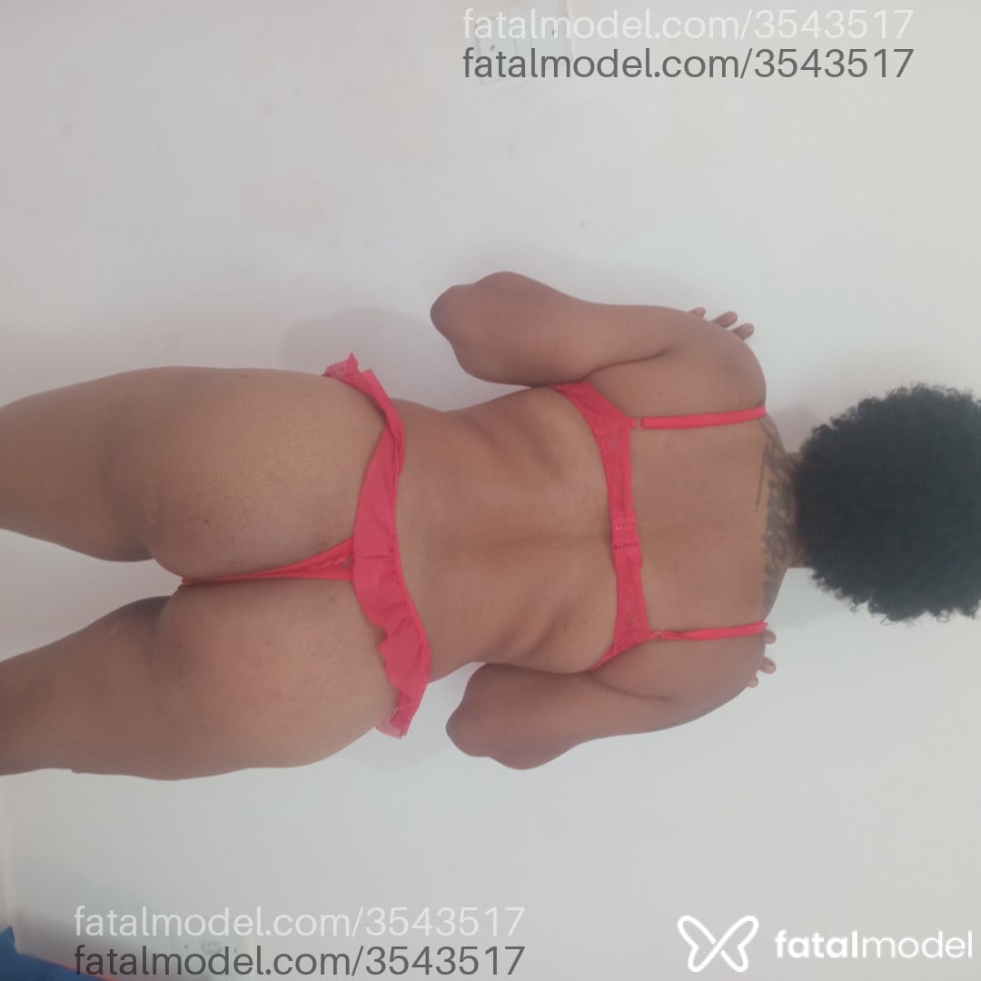 Acompanhante mulher morena (o) de olhos castanhos - Bruna