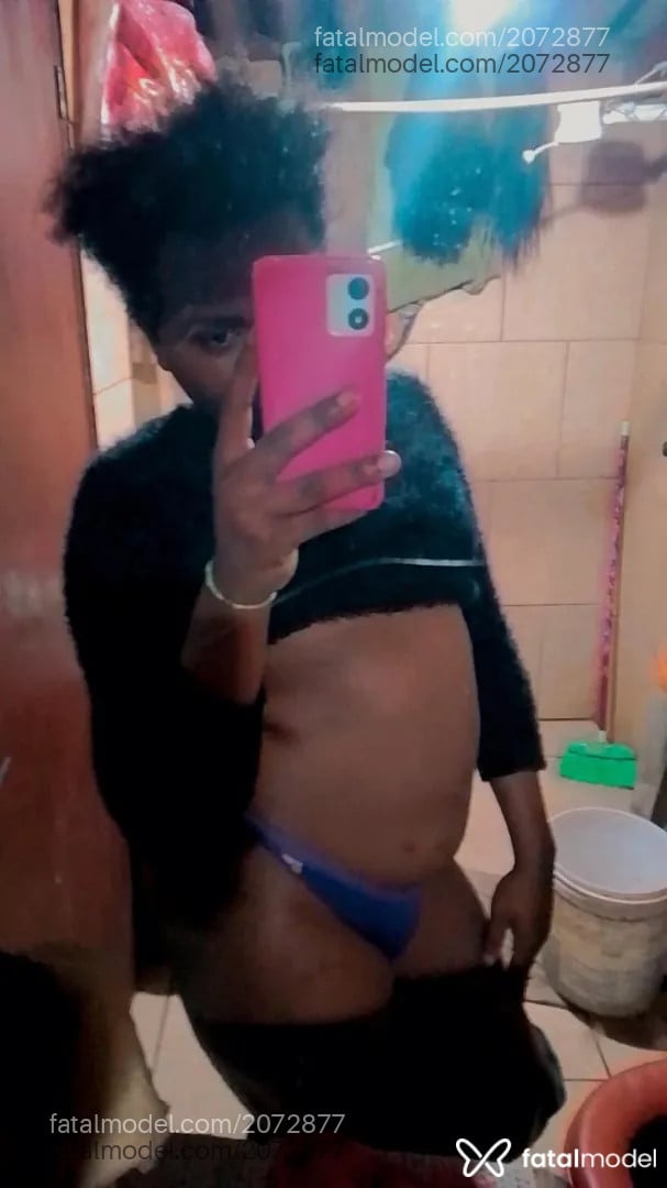 Acompanhante mulher trans morena (o) de olhos pretos - Luyaralencinna