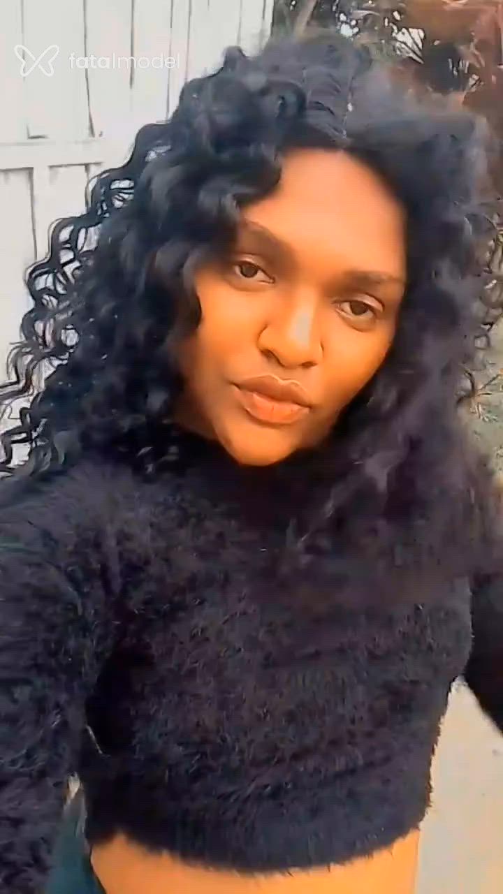 Acompanhante mulher trans morena (o) de olhos pretos - Luyaralencinna