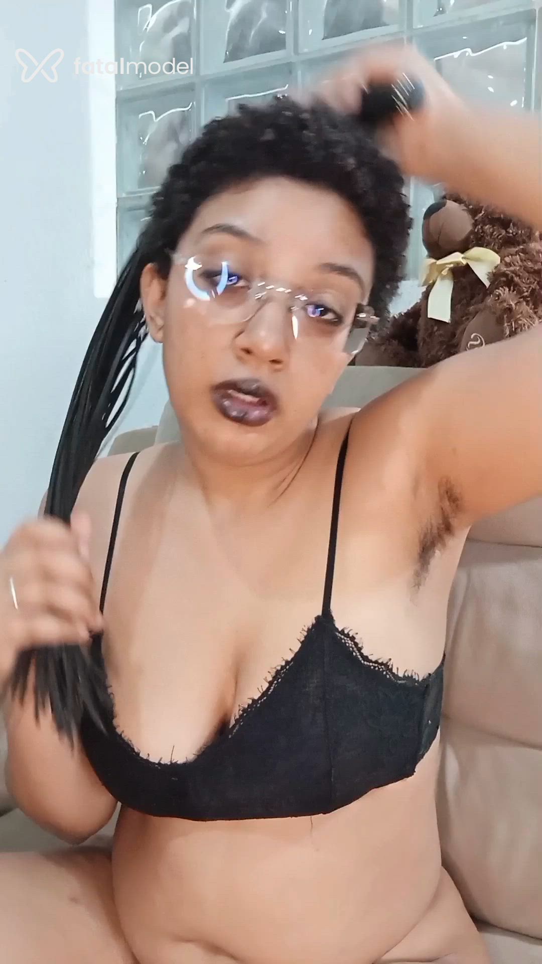 Acompanhante mulher com cabelo castanho de olhos castanhos - Eclipse Nunes Acompanhante mulher com cabelo castanho de olhos castanhos - Eclipse Nunes