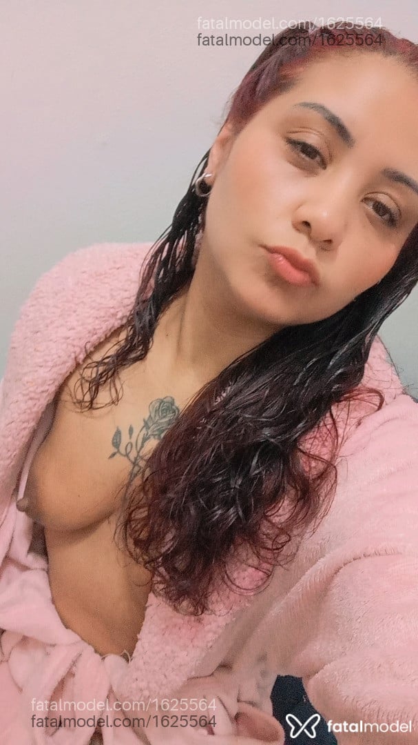 Acompanhante mulher morena (o) de olhos castanhos - Agatha Castro Acompanhante mulher morena (o) de olhos castanhos - Agatha Castro