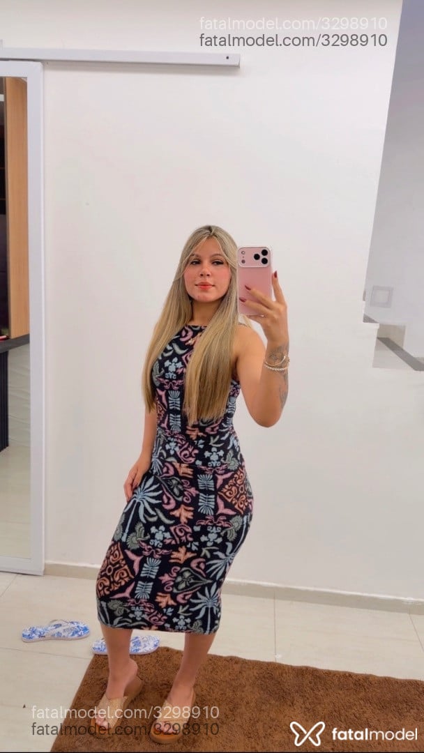 Acompanhante mulher loira (o) de olhos castanhos - Isadora Alves