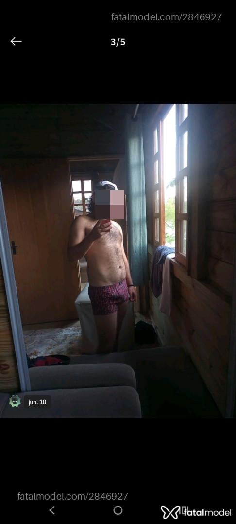 Acompanhante homem com cabelo castanho de olhos castanhos - Carlos