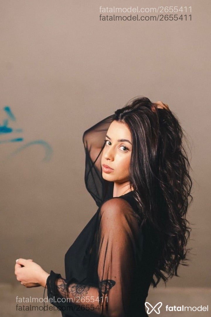 Acompanhante mulher com cabelo castanho de olhos verdes - Viivi Acompanhante mulher com cabelo castanho de olhos verdes - Viivi