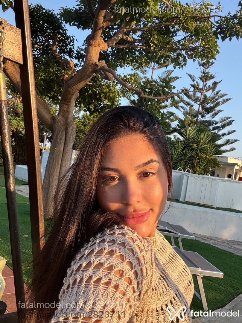Acompanhante mulher morena (o) de olhos castanhos - Nina