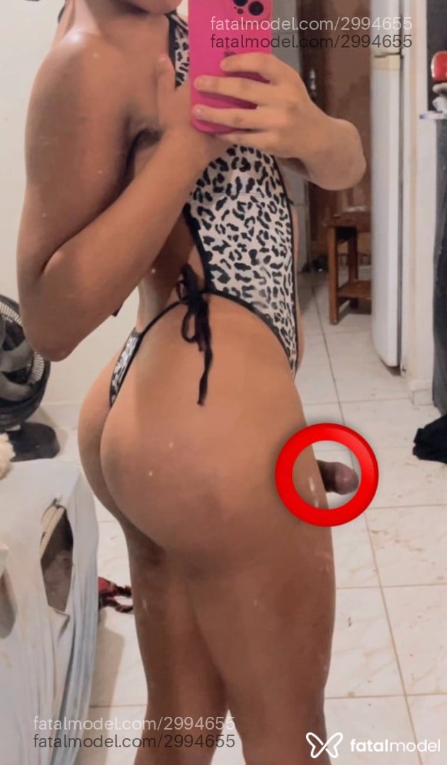Acompanhante mulher trans com cabelo castanho de olhos pretos - Bianca Bonifacio