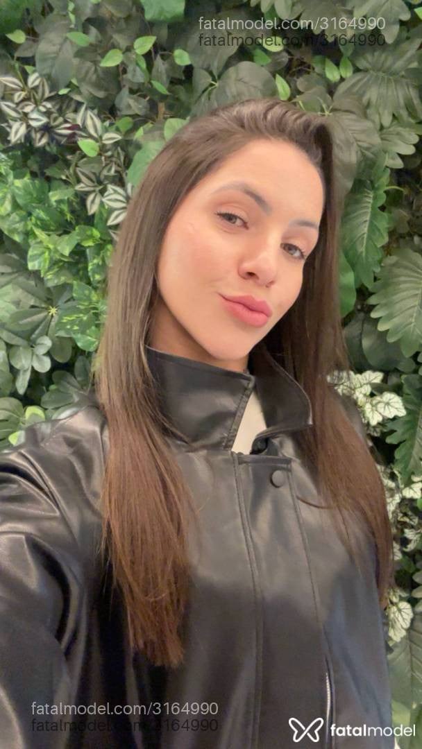 Acompanhante mulher com cabelo castanho de olhos verdes em Piracicaba - Ravena Beifong