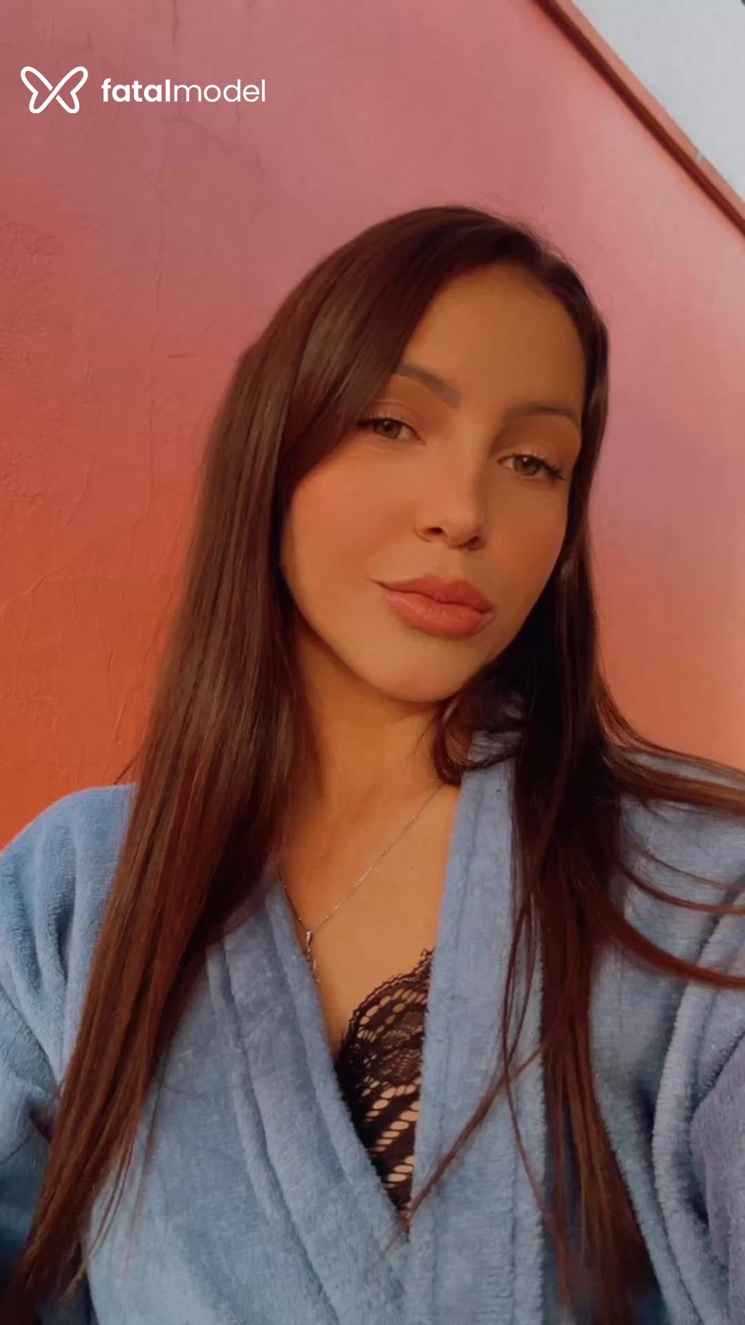 Acompanhante mulher com cabelo castanho de olhos verdes - Ravena Beifong