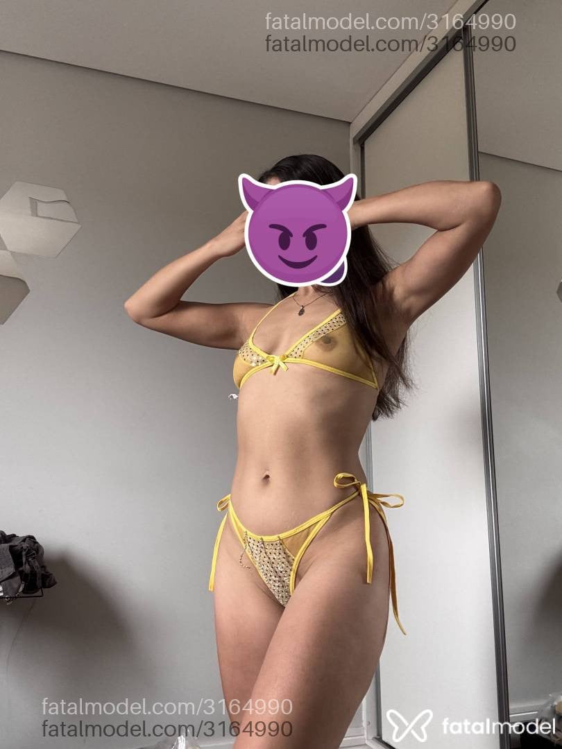 Acompanhante mulher com cabelo castanho de olhos verdes - Ravena Beifong