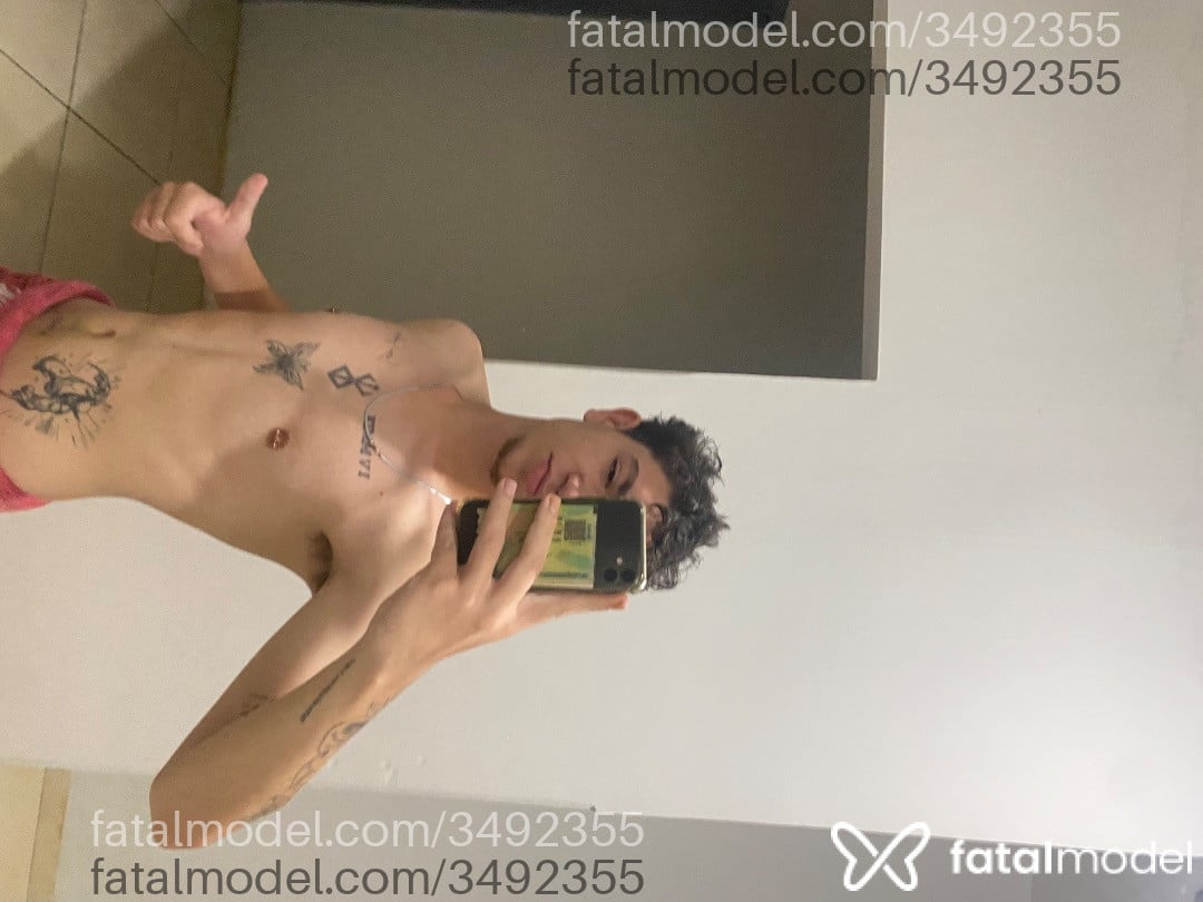 Acompanhante homem com cabelo castanho de olhos castanhos - Hique