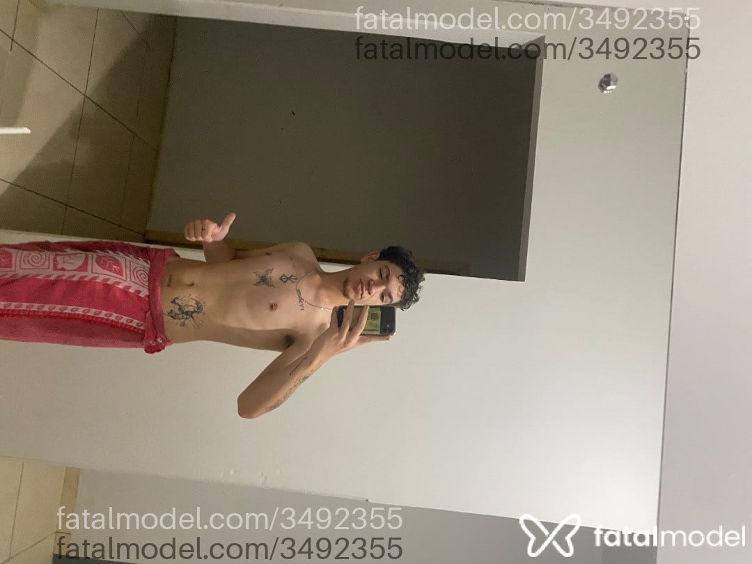 Acompanhante homem com cabelo castanho de olhos castanhos - Hique