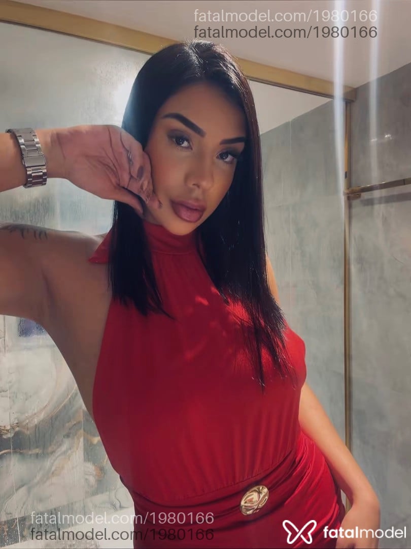 Acompanhante mulher morena (o) de olhos pretos - Ellen Acompanhante mulher morena (o) de olhos pretos - Ellen