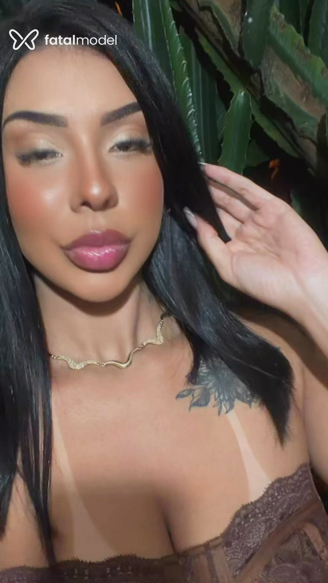 Acompanhante mulher morena (o) de olhos pretos - Ellen Acompanhante mulher morena (o) de olhos pretos - Ellen
