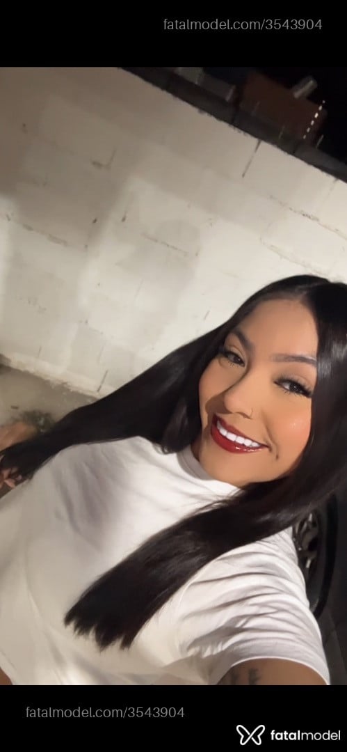 Acompanhante mulher morena (o) de olhos pretos - Layde Sampaio