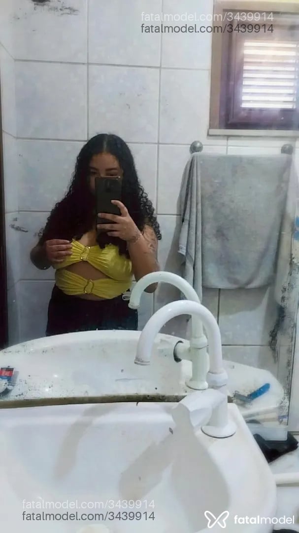 Acompanhante mulher com cabelo castanho de olhos castanhos - Angel