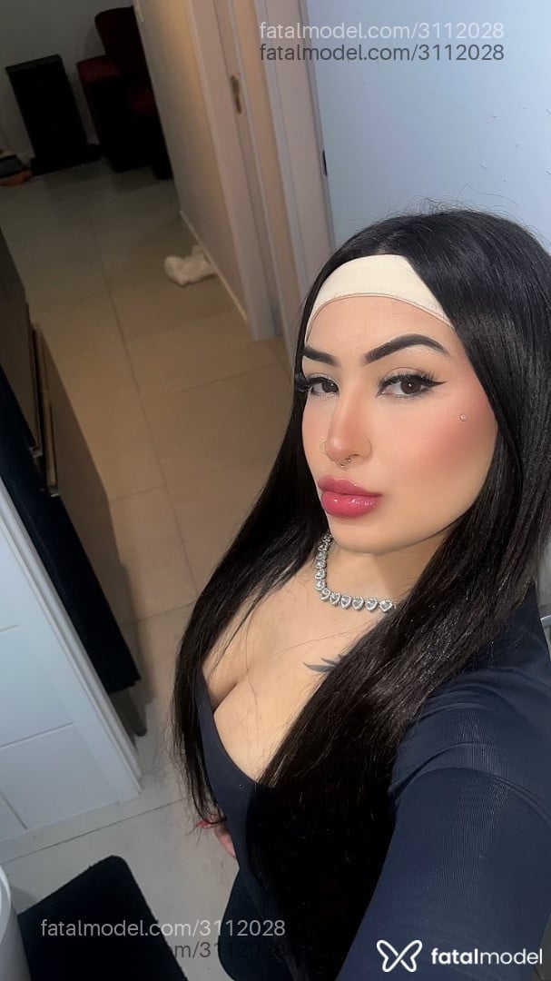 Acompanhante mulher morena (o) de olhos castanhos - Alice