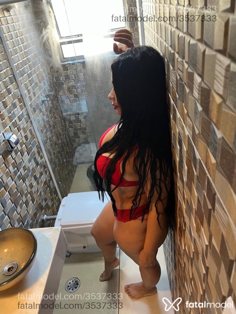 Acompanhante mulher morena (o) de olhos castanhos - Melisa