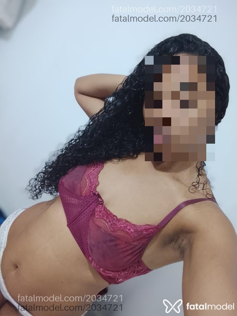 Acompanhante mulher morena (o) de olhos pretos - Patrícia