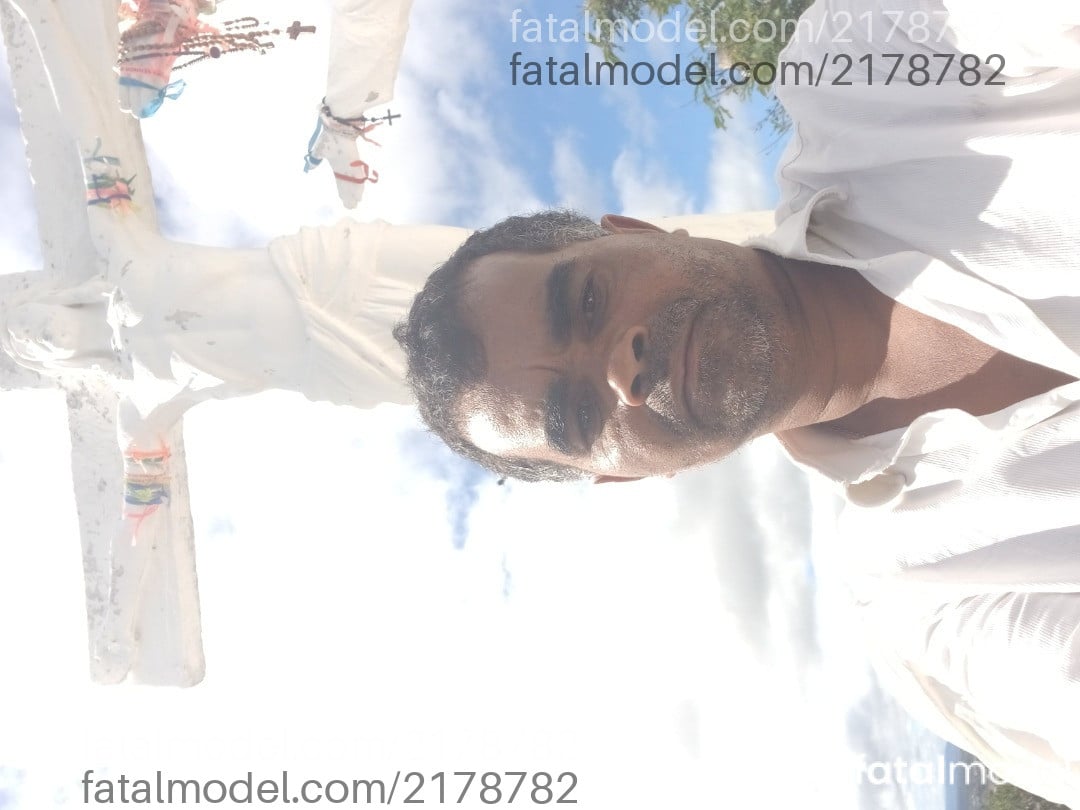 Acompanhante homem morena (o) de olhos pretos - Pedro