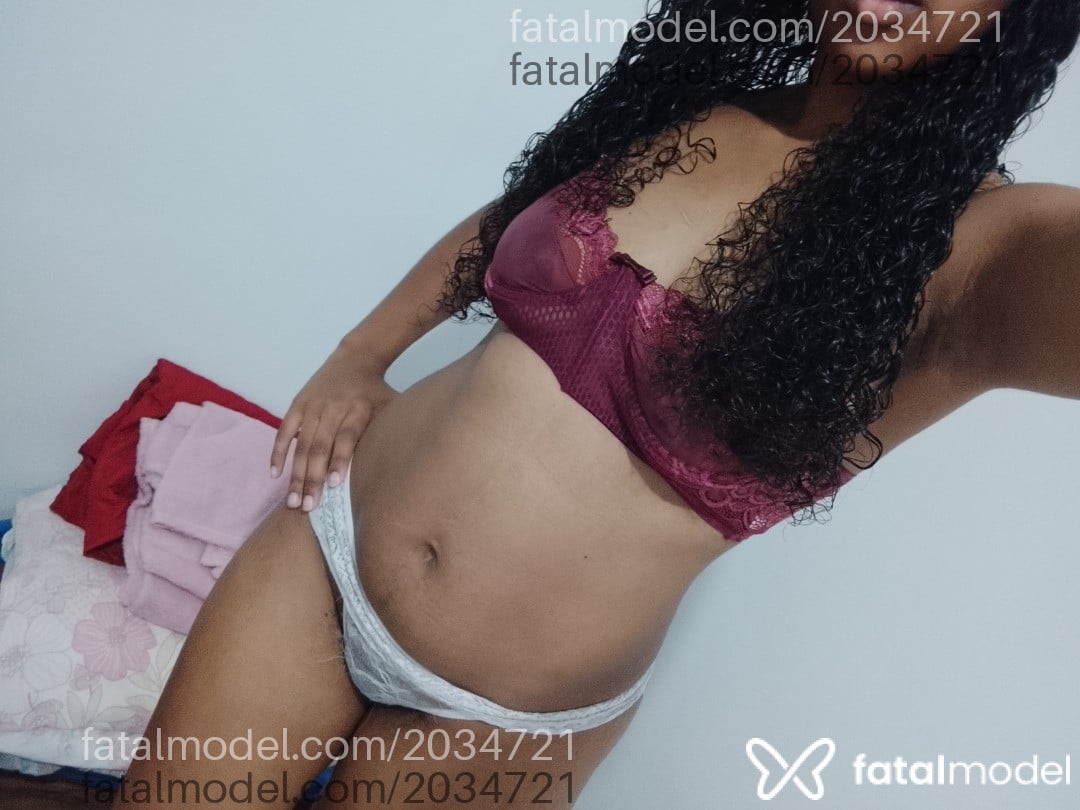 Acompanhante mulher morena (o) de olhos pretos - Patrícia