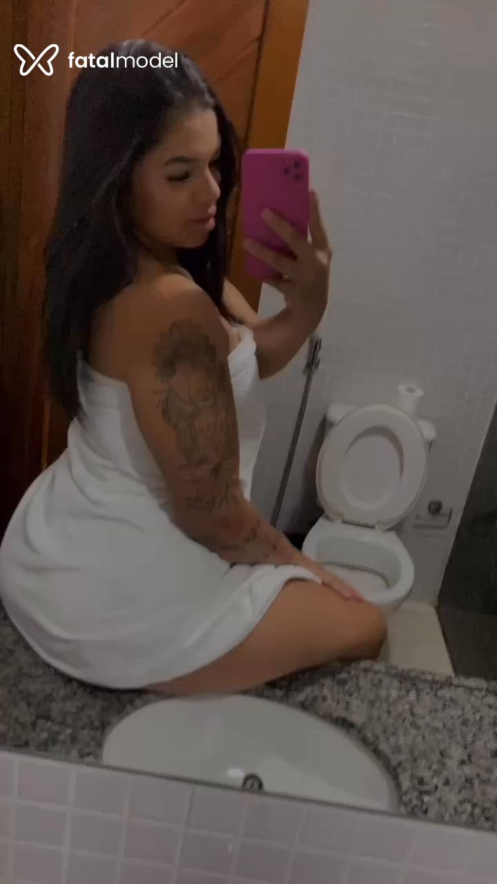 Acompanhante mulher morena (o) de olhos pretos - Japinhaaa