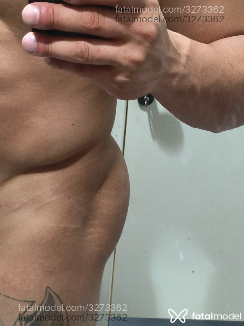 Acompanhante homem com cabelo castanho de olhos castanhos - Allfaa
