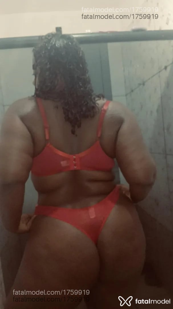 Acompanhante mulher morena (o) de olhos castanhos - Taty
