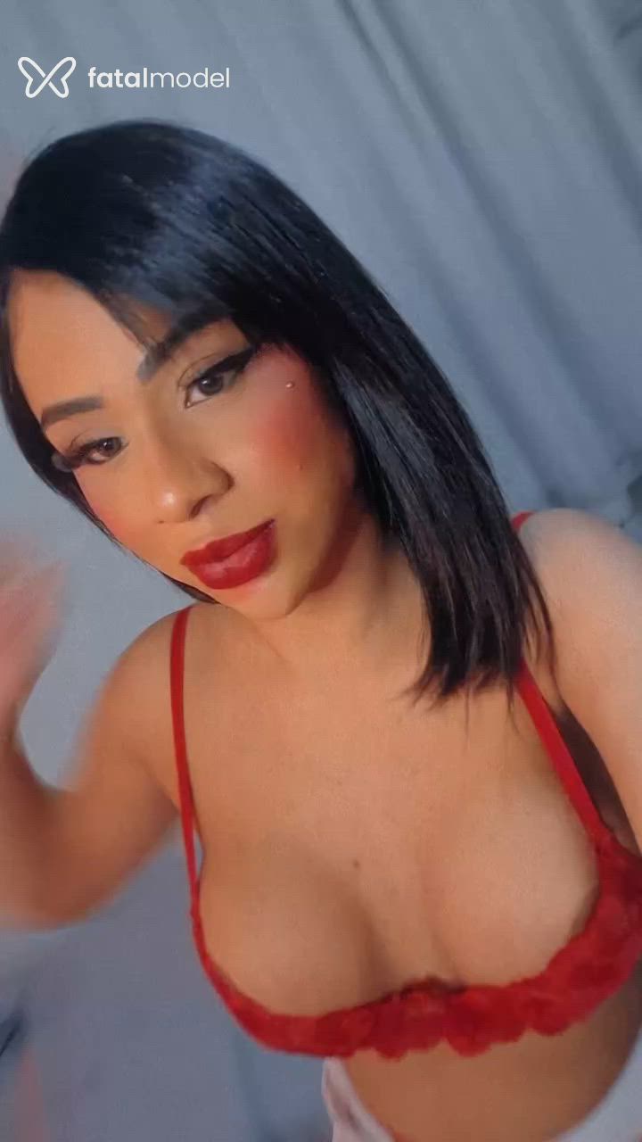 Acompanhante mulher trans morena (o) de olhos pretos - Gabrielly Martins