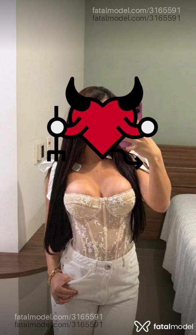 Acompanhante mulher morena (o) de olhos castanhos - Dania