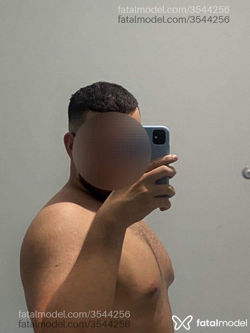 Acompanhante homem com cabelo castanho de olhos castanhos - Diogo