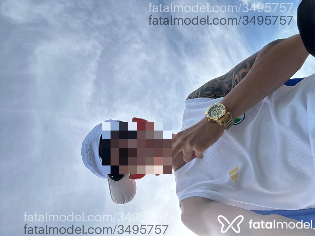 Acompanhante homem com cabelo castanho de olhos pretos - Jssouza