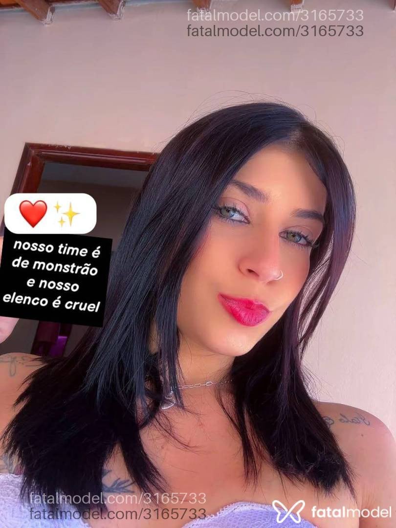 Acompanhante mulher morena (o) de olhos verdes - Isíis