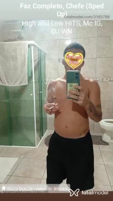 Acompanhante homem com cabelo grisalho de olhos castanhos em Penha Acompanhante homem com cabelo grisalho de olhos castanhos em Penha - Novinrj