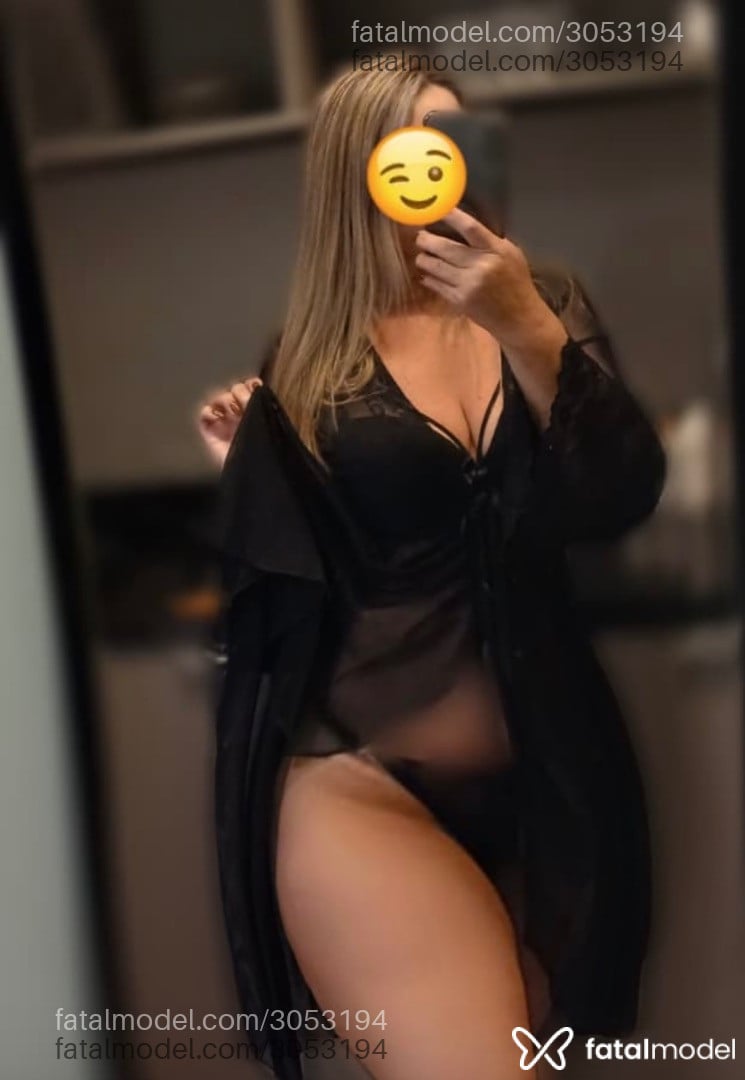Acompanhante mulher loira (o) de olhos castanhos - Karine Mattos