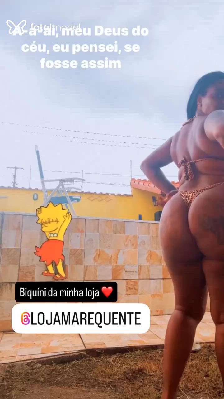 Acompanhante mulher com cabelo colorido de olhos castanhos - Pretona