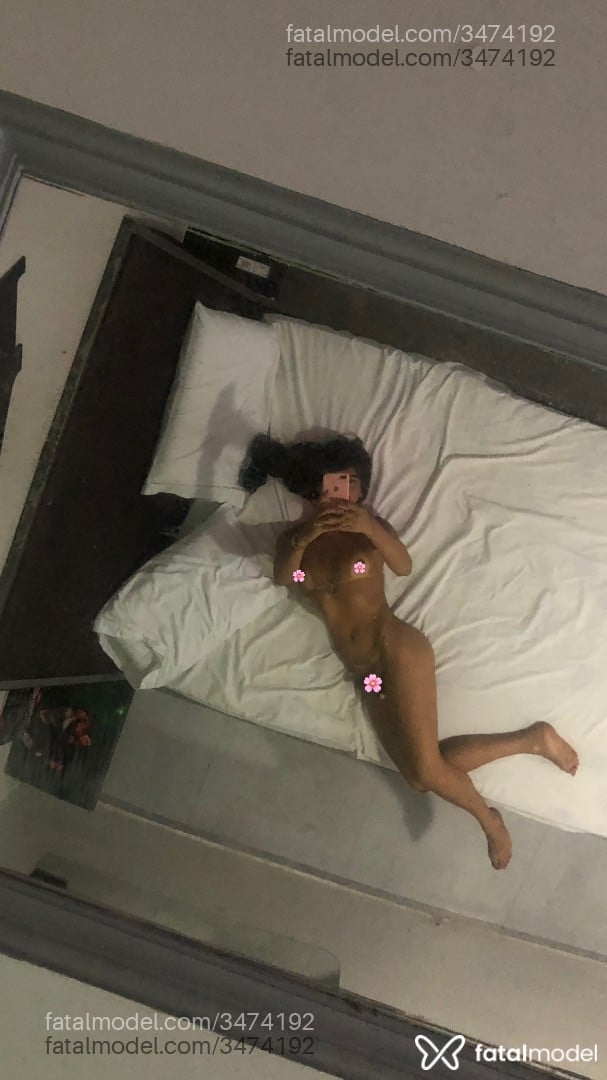 Acompanhante homem trans morena (o) de olhos castanhos - Saadja Acompanhante homem trans morena (o) de olhos castanhos - Saadja