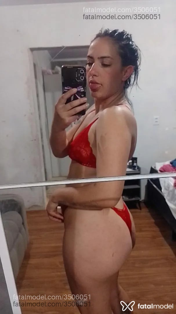 Acompanhante mulher morena (o) de olhos castanhos - Letícia