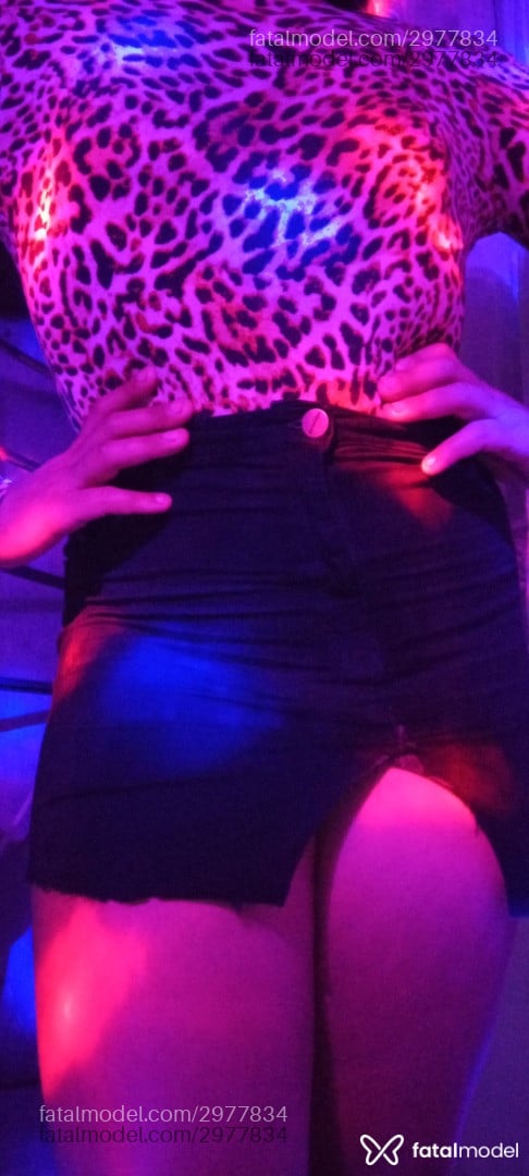 Acompanhante mulher trans morena (o) de olhos castanhos - Rayss