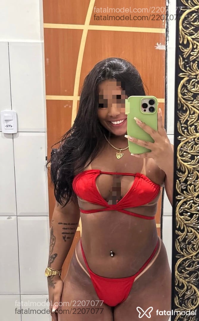 Acompanhante mulher morena (o) de olhos pretos - Rebeca