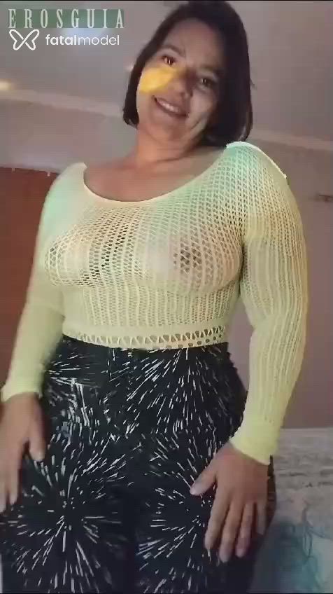 Acompanhante mulher com cabelo castanho de olhos castanhos - Renata Alves
