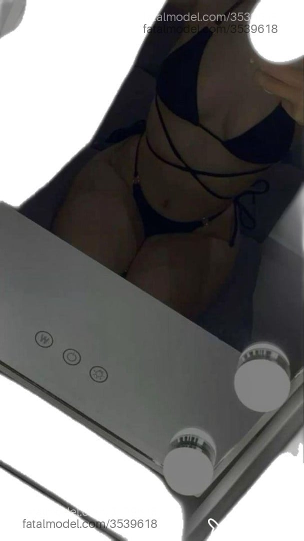 Acompanhante mulher com cabelo castanho de olhos pretos - Bianca Lisboa Acompanhante mulher com cabelo castanho de olhos pretos - Bianca Lisboa