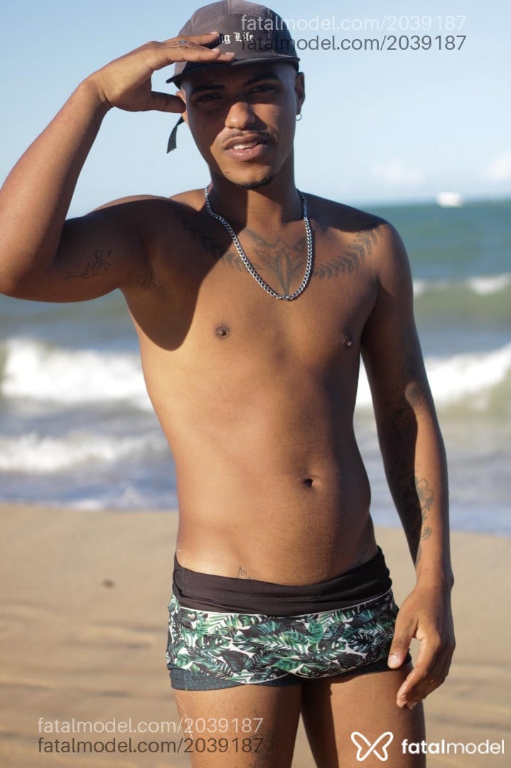 Acompanhante homem morena (o) de olhos pretos - Augusto Porto