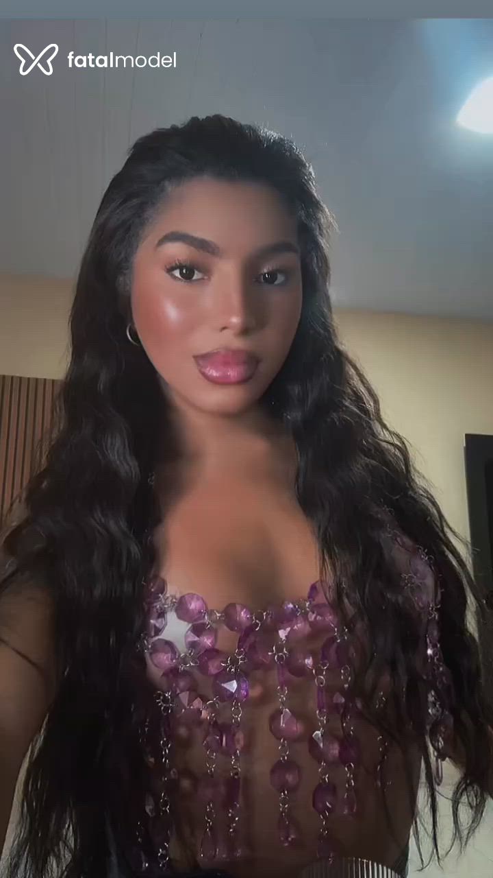 Acompanhante mulher trans ruiva (o) de olhos castanhos - Maya Ingrid Acompanhante mulher trans ruiva (o) de olhos castanhos - Maya Ingrid