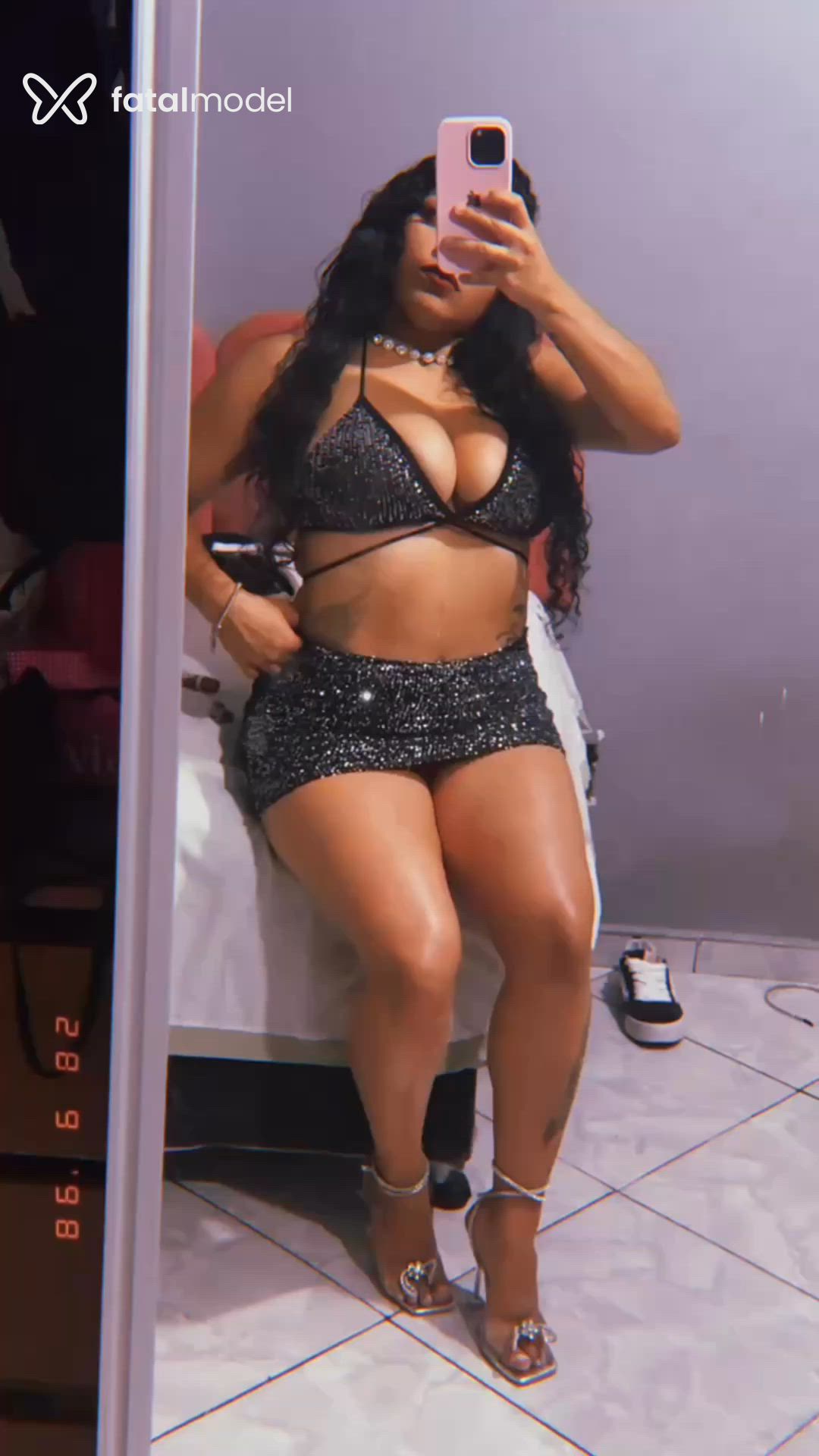 Acompanhante mulher morena (o) de olhos pretos - Bárbara Acompanhante mulher morena (o) de olhos pretos - Bárbara