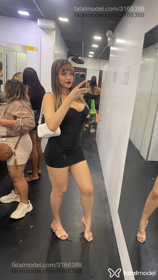 Acompanhante mulher morena (o) de olhos pretos - Allyne Nunes